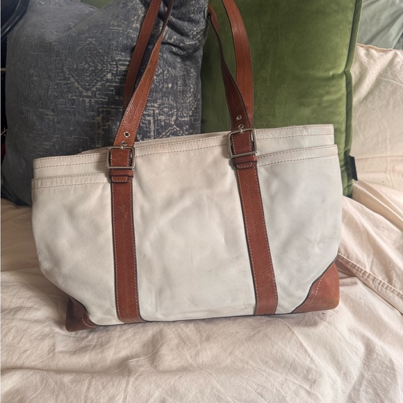 Coach Hampton Large Tote - Picture 4 of 4